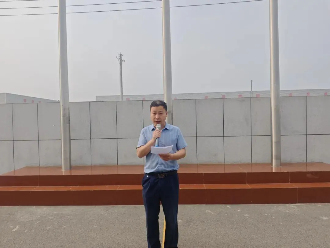 一旗一誓立宏志,一拼一博赢中考——沂南县汶河实验学校九(2)班级升旗仪式-第28张图片-四季读书网