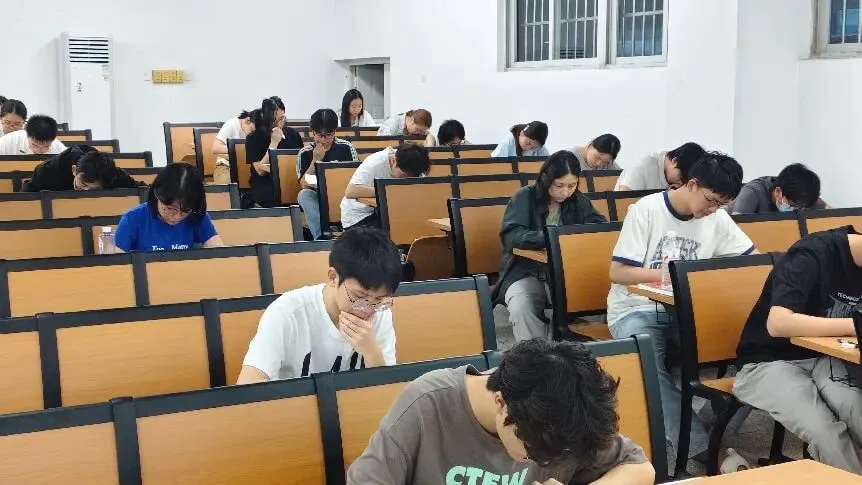 学风建设 | 农学院2026年四六级模拟考试顺利举行-第4张图片-四季读书网