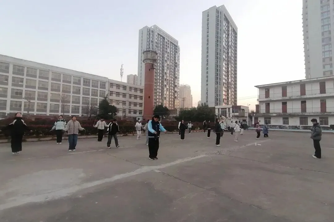 多方聚力筑保障,全线护航迎中考——九年级精细化备考纪实-第75张图片-四季读书网