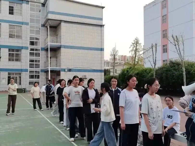 多方聚力筑保障,全线护航迎中考——九年级精细化备考纪实-第76张图片-四季读书网