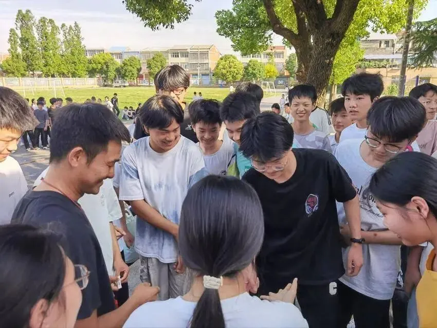 长绳砺壮志,鏖战向中考-第1张图片-四季读书网