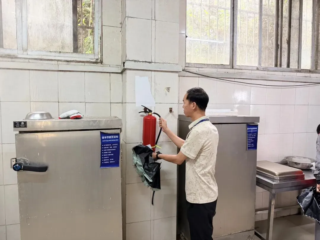 高龙乡多部门联合入校开展中考考前专项检查-第5张图片-四季读书网