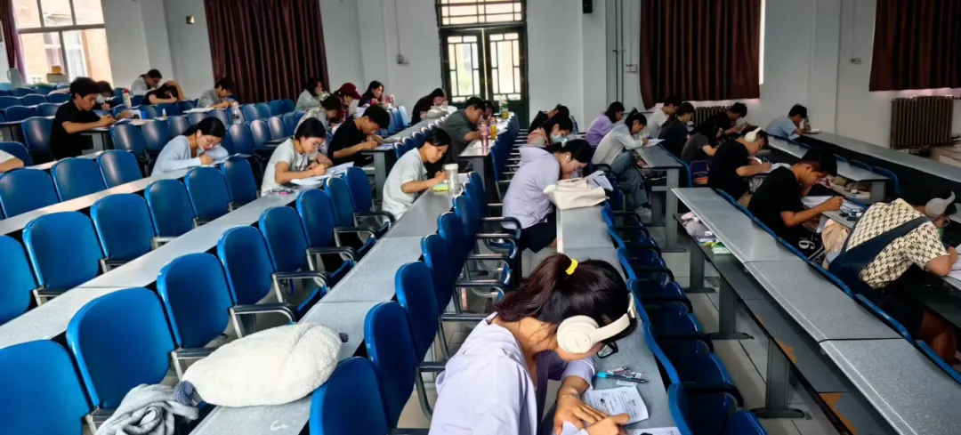 “四六级模拟考,你的过关秘密武器” ——河南大学英语四六级模拟考试-第5张图片-四季读书网