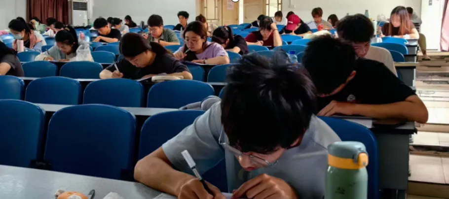 “四六级模拟考,你的过关秘密武器” ——河南大学英语四六级模拟考试-第6张图片-四季读书网