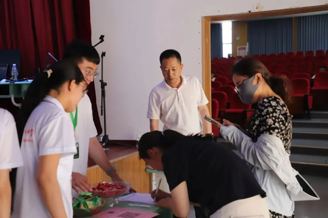 聚焦中考备考,赋能莘莘学子——菏泽日报新媒体中心主办的中考公益讲座首场报告会在苏菏高级中学顺利举行-第7张图片-四季读书网