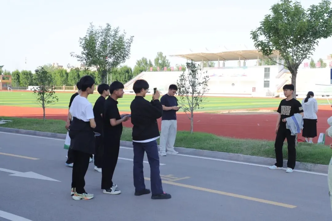 聚焦中考备考,赋能莘莘学子——菏泽日报新媒体中心主办的中考公益讲座首场报告会在苏菏高级中学顺利举行-第35张图片-四季读书网