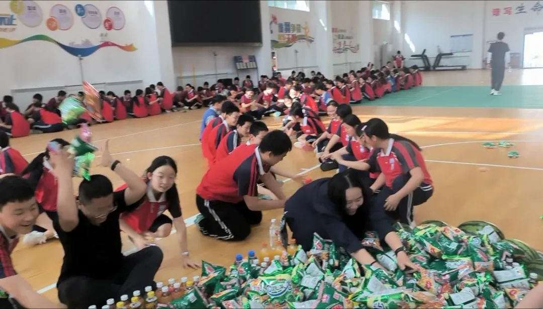 减压聚力,逐梦中考——初三年级趣味减压活动圆满举行-第7张图片-四季读书网