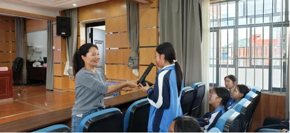 暖心护航中考 赋能青春追梦 | 安顺市第九中学开展中考考前心理减压赋能专题讲座-第7张图片-四季读书网