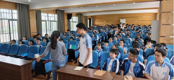 暖心护航中考 赋能青春追梦 | 安顺市第九中学开展中考考前心理减压赋能专题讲座-第9张图片-四季读书网