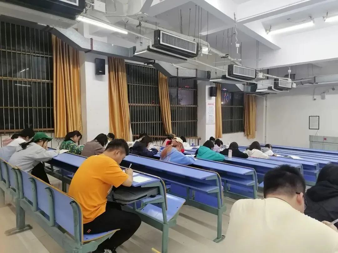 期中模拟考 一起考考考考考|数学与统计学院2020级期中考试考-第11张图片-四季读书网