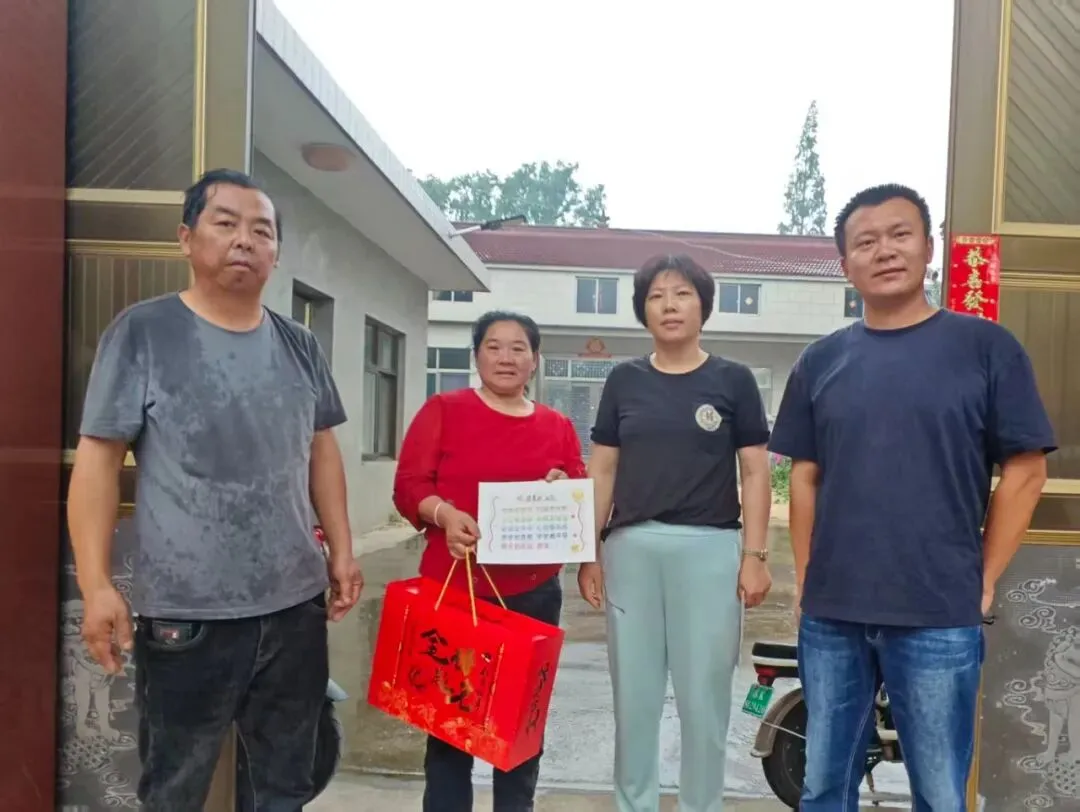 吴桥镇红河村走访慰问中考高考学生家庭-第2张图片-四季读书网
