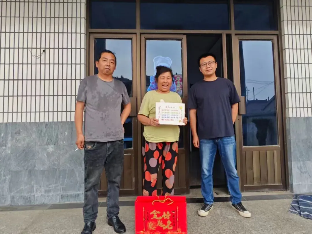 吴桥镇红河村走访慰问中考高考学生家庭-第4张图片-四季读书网