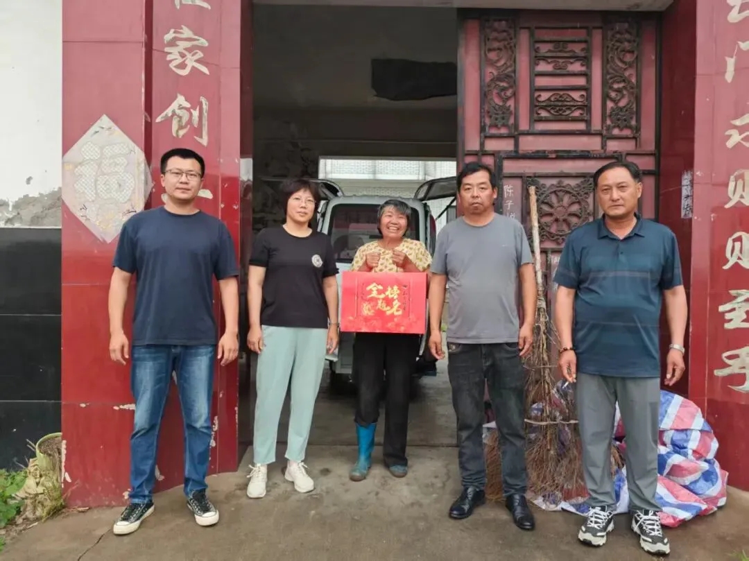 吴桥镇红河村走访慰问中考高考学生家庭-第12张图片-四季读书网