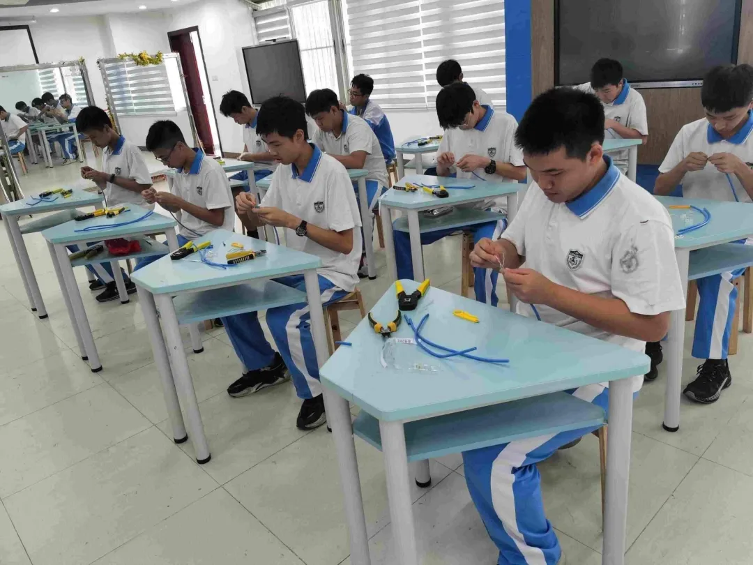 广州中考院校信息 | 2026广州市天河职业高级中学招生简介-第19张图片-四季读书网