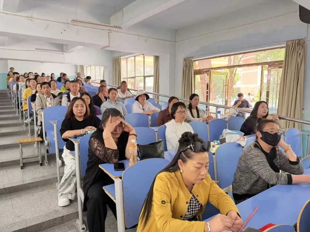 家校同心护航中考,聚力蓄力奔赴新程!兰州成功学校初三家长会圆满召开-第4张图片-四季读书网