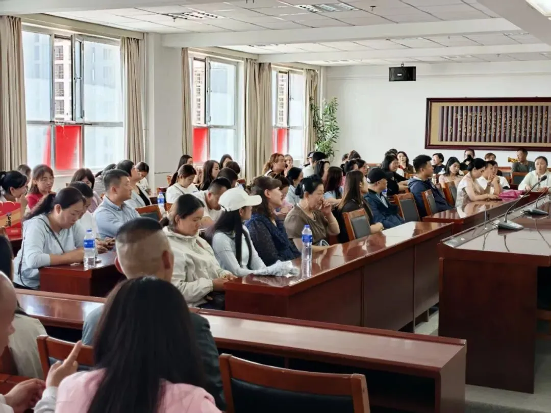 家校同心护航中考,聚力蓄力奔赴新程!兰州成功学校初三家长会圆满召开-第8张图片-四季读书网