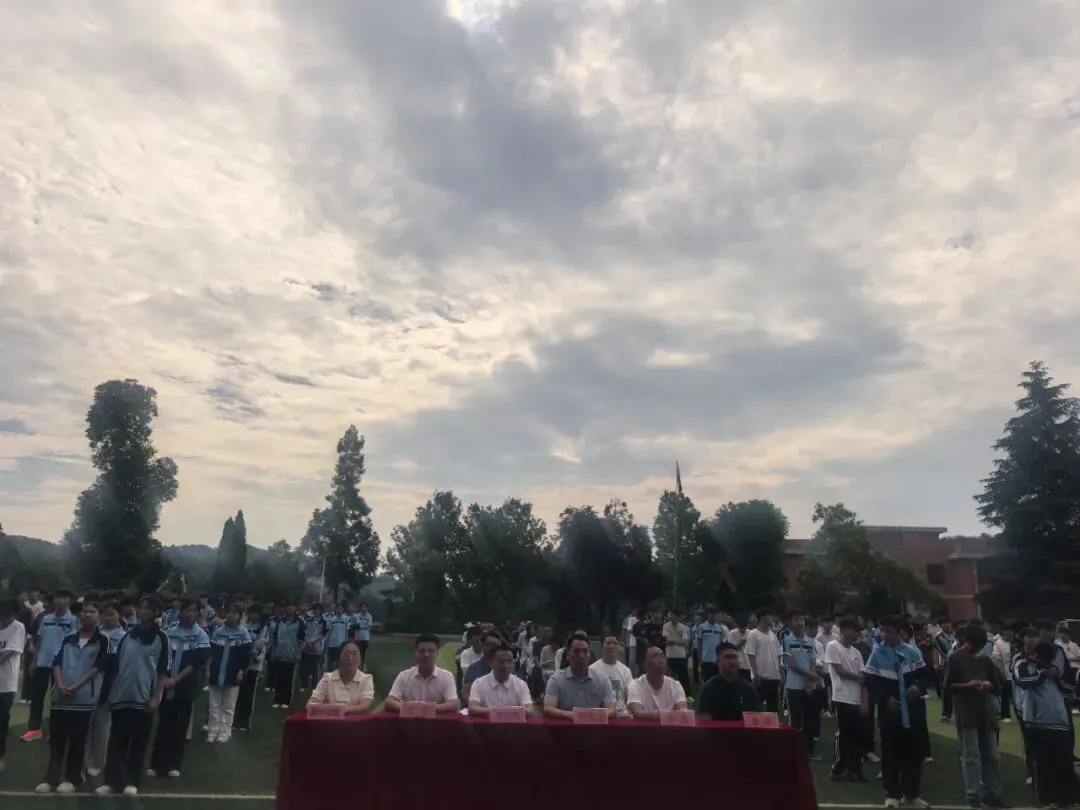 高大坪中学开展中考考前疏压励志活动-第2张图片-四季读书网