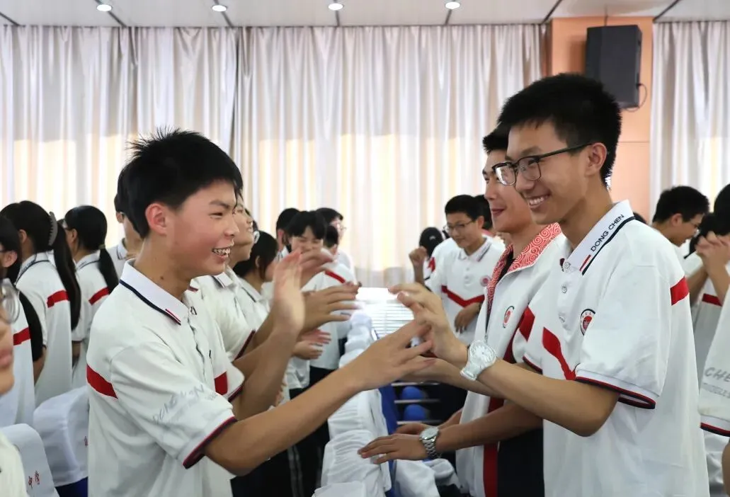 放松身心释压力,聚力前行赢中考——延安东辰中学初三考前心理减压赋能活动圆满举行-第3张图片-四季读书网