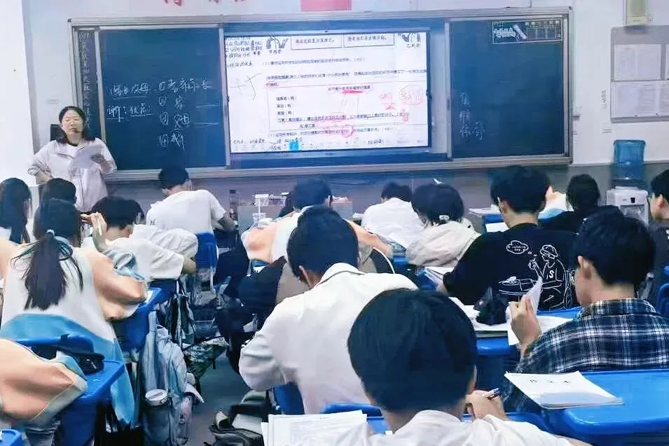 凝心蓄力赴中考,同心笃行启华章-第8张图片-四季读书网