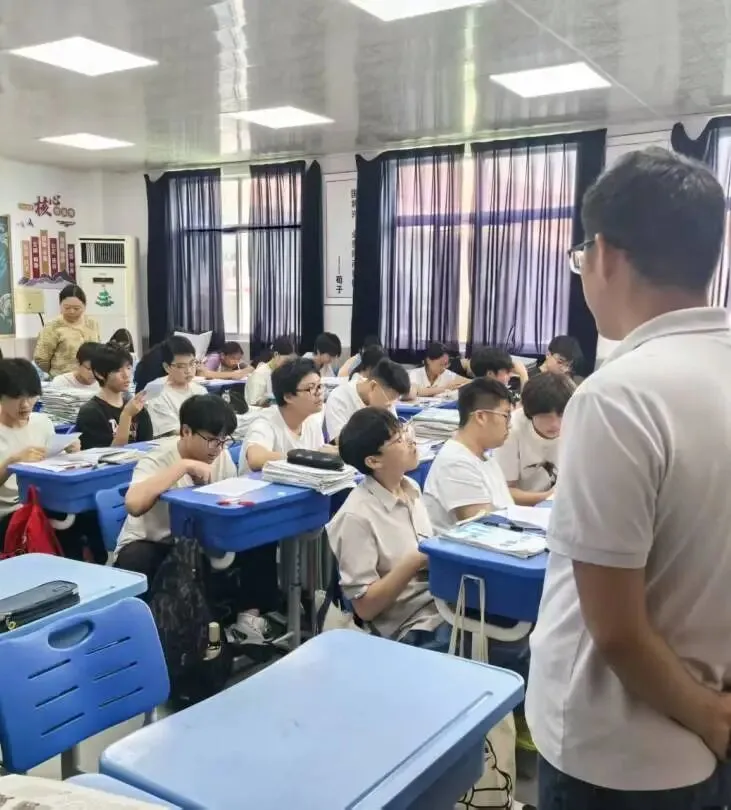 凝心蓄力赴中考,同心笃行启华章-第12张图片-四季读书网