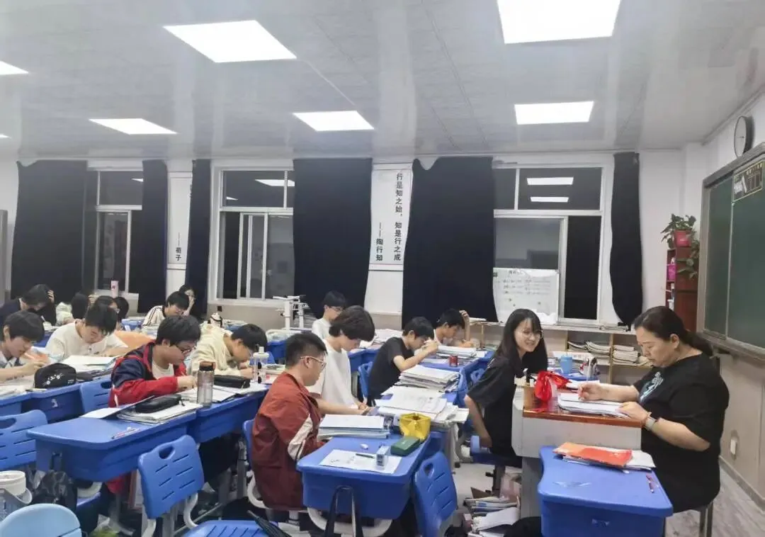 凝心蓄力赴中考,同心笃行启华章-第16张图片-四季读书网