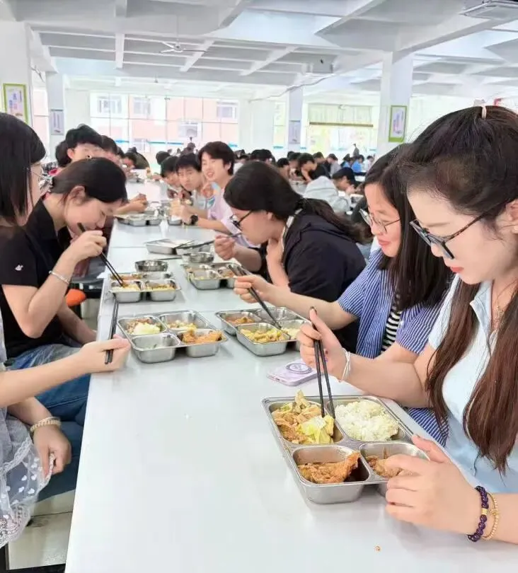 凝心蓄力赴中考,同心笃行启华章-第21张图片-四季读书网