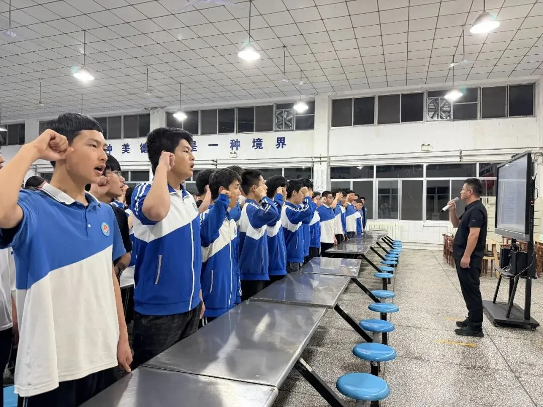 【清廉留中·德育】凝心聚力迎中考 思政领航助冲刺——留古镇初级中学开展“成长教育”主题思政课活动(第7期)-第8张图片-四季读书网