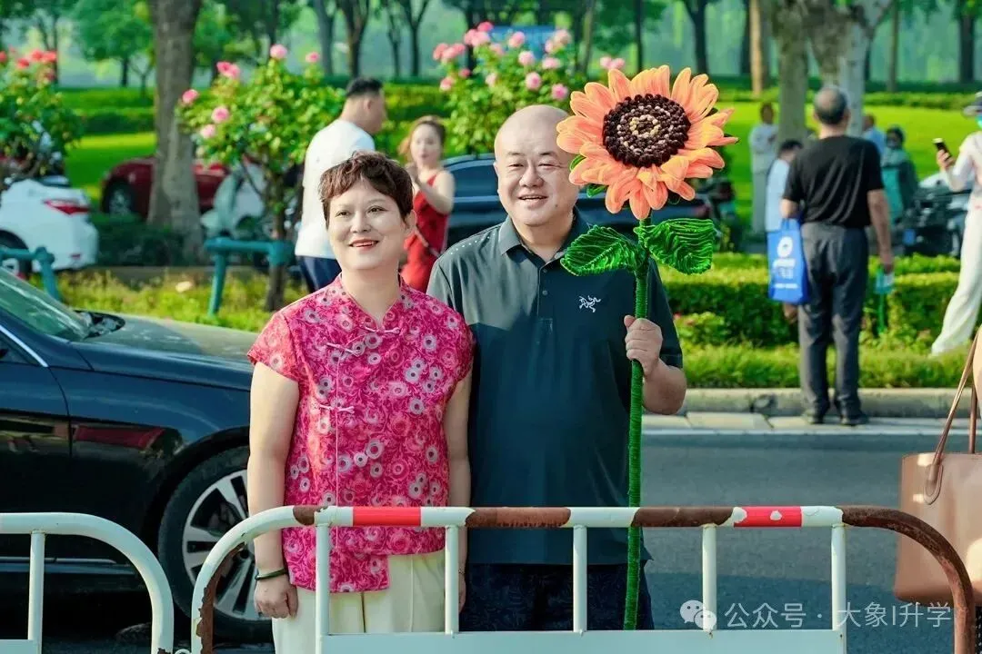 多图直击2025河南中考现场!-第24张图片-四季读书网