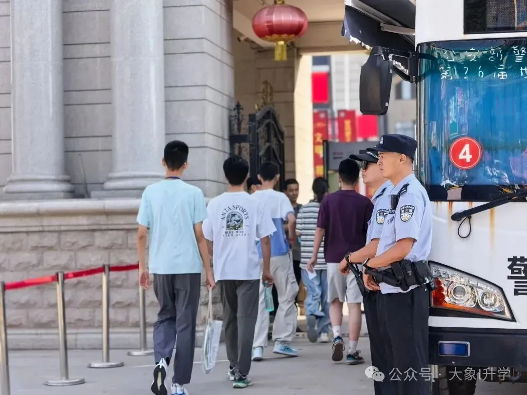 多图直击2025河南中考现场!-第42张图片-四季读书网