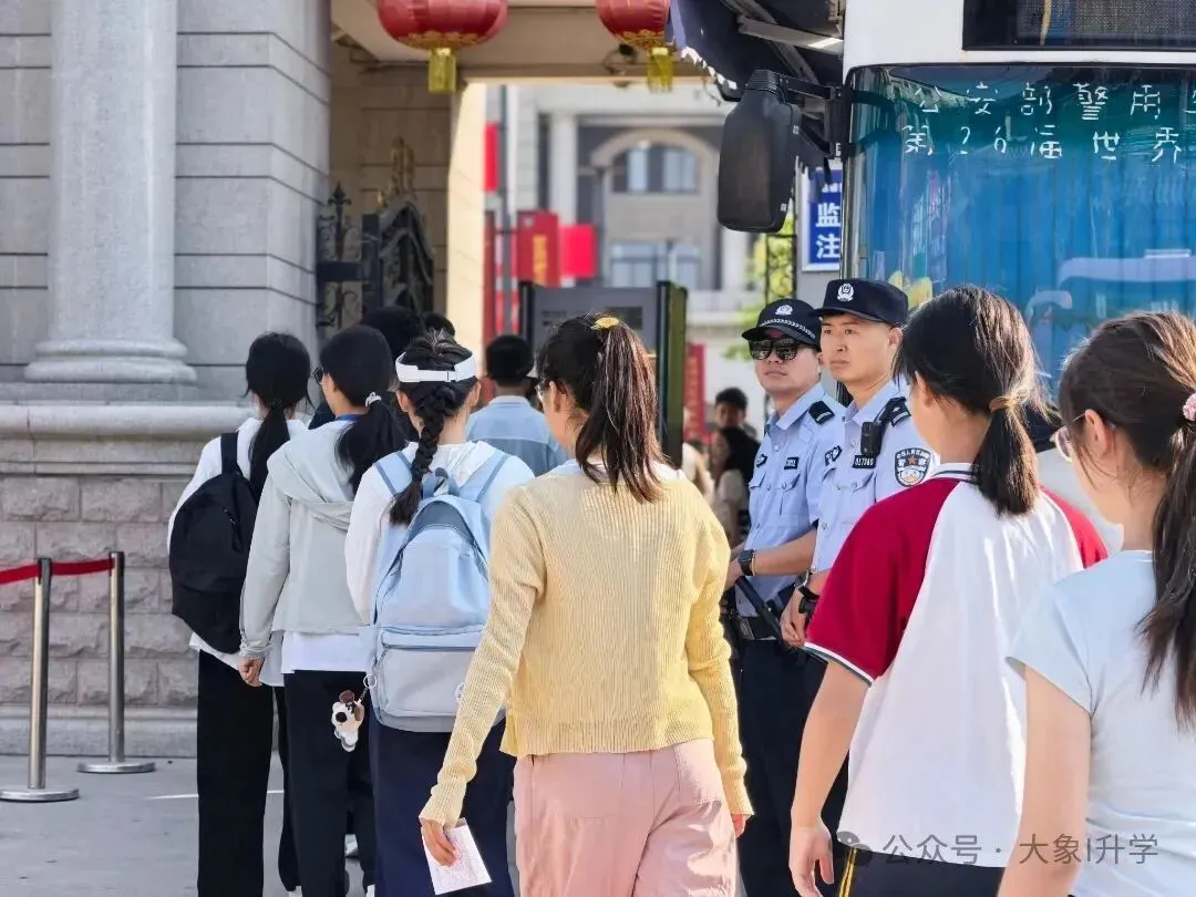 多图直击2025河南中考现场!-第43张图片-四季读书网