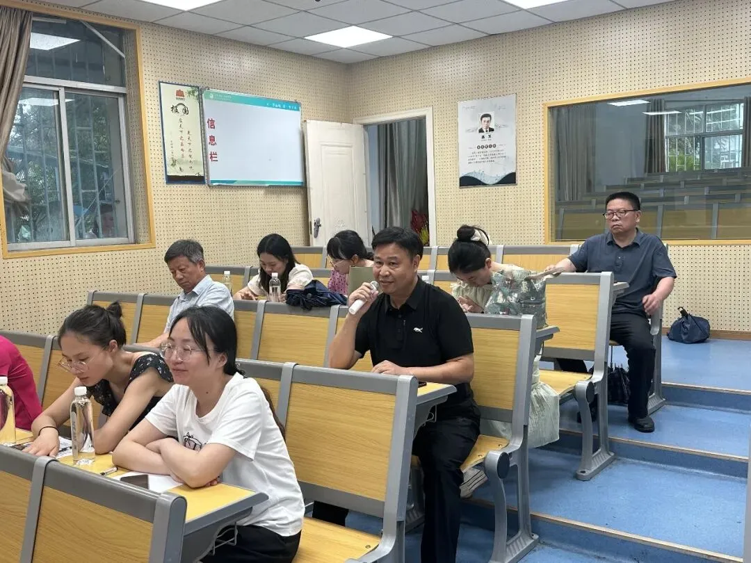 聚焦中考方向,深耕道法课堂|进贤县2026年初中道德与法治学科教研活动在我校圆满进行-第6张图片-四季读书网