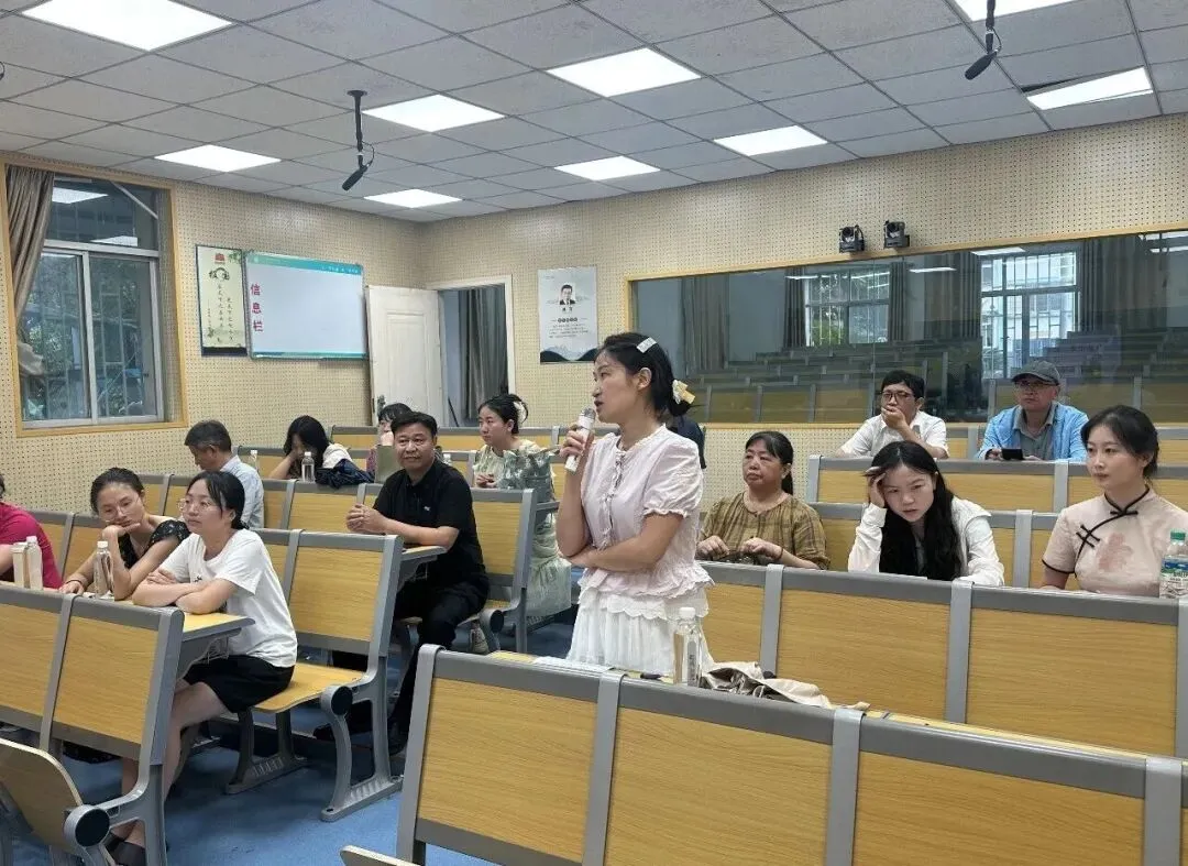 聚焦中考方向,深耕道法课堂|进贤县2026年初中道德与法治学科教研活动在我校圆满进行-第7张图片-四季读书网