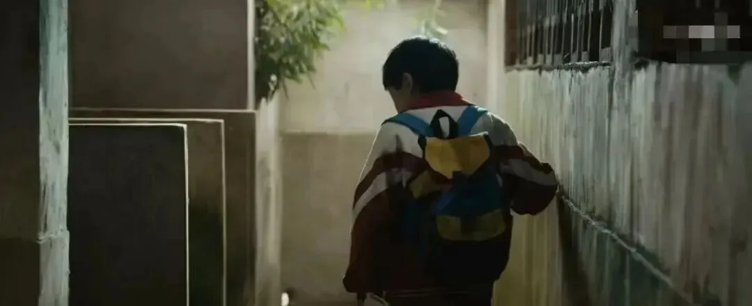 即将中考的儿子突然闹休学,我发现一个扎心的真相:解决厌学最有效的方法,是每天坚持“情感储蓄”-第5张图片-四季读书网