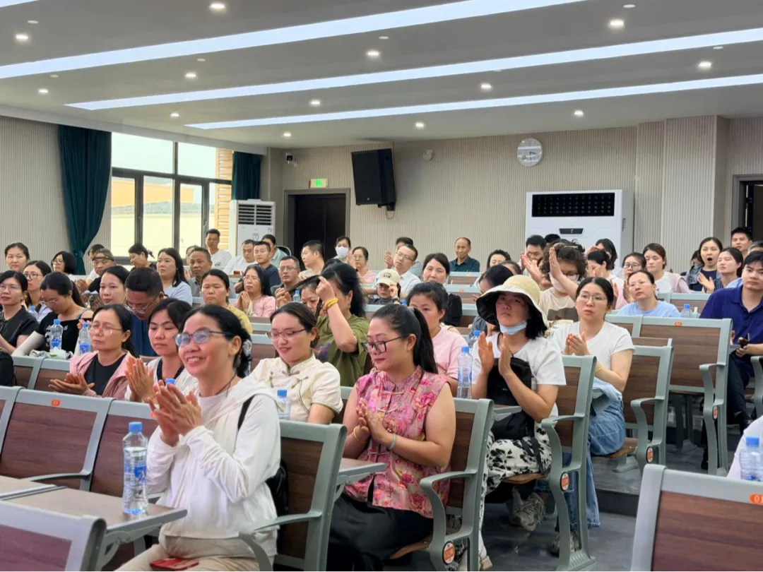 暖心护航 聚力中考 ——南昌二中九龙湖校区(红谷滩区博雅学校)开展“同上一堂家庭教育课”专题讲座-第9张图片-四季读书网