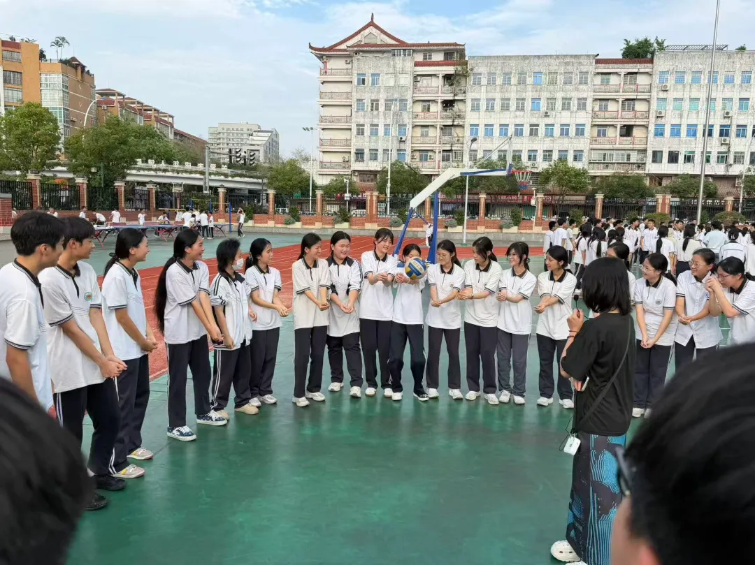 漳州五中开展九年级中考考前减压心理团辅活动——舒缓身心释压力,凝心聚力迎-第12张图片-四季读书网