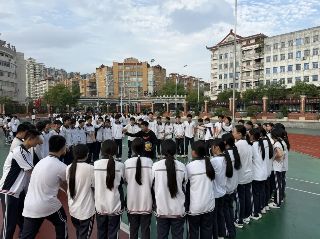 漳州五中开展九年级中考考前减压心理团辅活动——舒缓身心释压力,凝心聚力迎-第14张图片-四季读书网