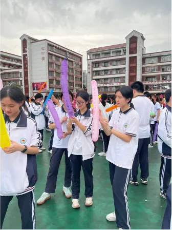 漳州五中开展九年级中考考前减压心理团辅活动——舒缓身心释压力,凝心聚力迎-第20张图片-四季读书网