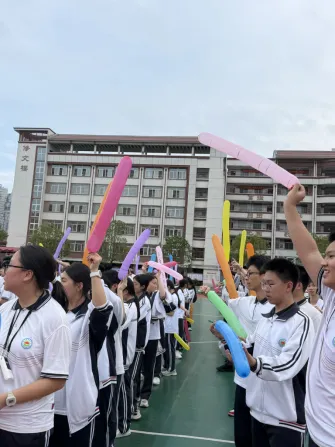 漳州五中开展九年级中考考前减压心理团辅活动——舒缓身心释压力,凝心聚力迎-第21张图片-四季读书网