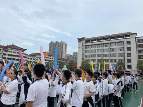漳州五中开展九年级中考考前减压心理团辅活动——舒缓身心释压力,凝心聚力迎-第23张图片-四季读书网