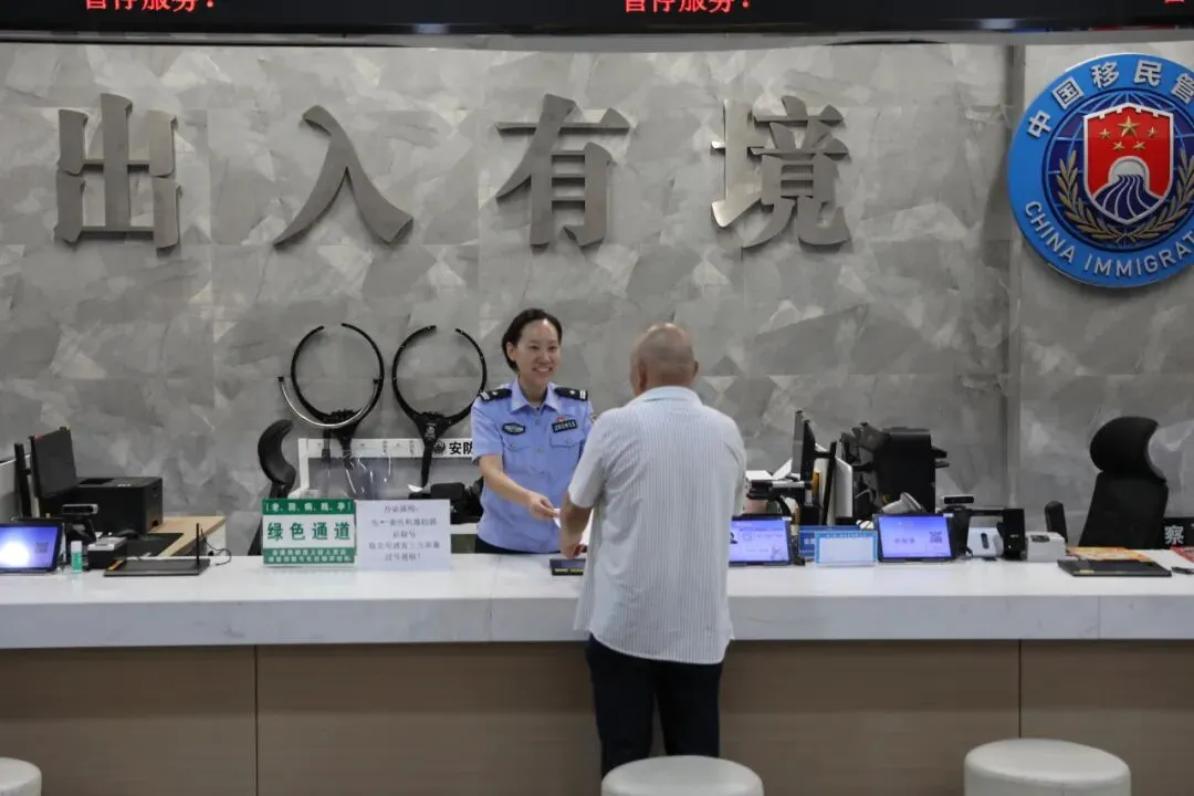 强企富民 | 高考中考毕业季 江津公安夜间潮汐办证专场解您忧!-第2张图片-四季读书网