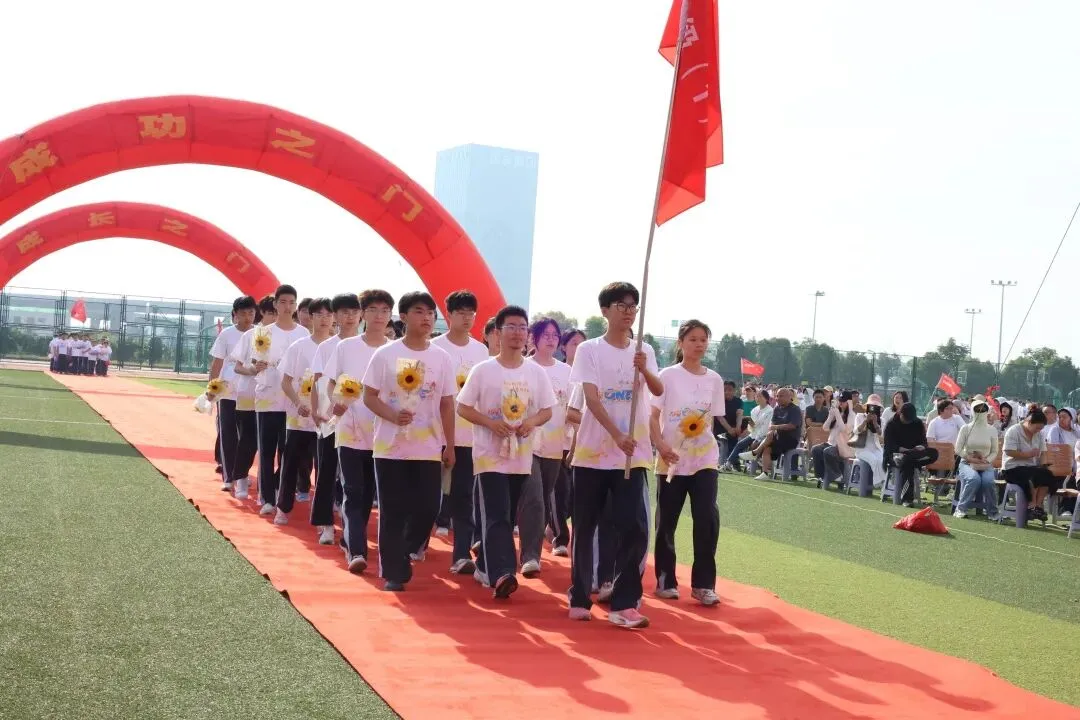 乘风奔跑,亮剑中考|第四开明中学第三届 “青春酷跑” 励志活动圆满举行-第15张图片-四季读书网