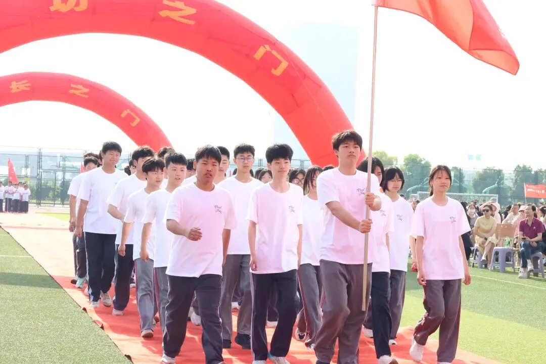 乘风奔跑,亮剑中考|第四开明中学第三届 “青春酷跑” 励志活动圆满举行-第18张图片-四季读书网