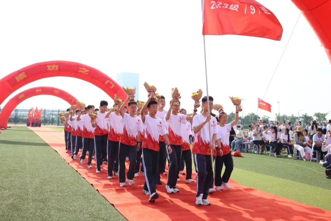 乘风奔跑,亮剑中考|第四开明中学第三届 “青春酷跑” 励志活动圆满举行-第23张图片-四季读书网