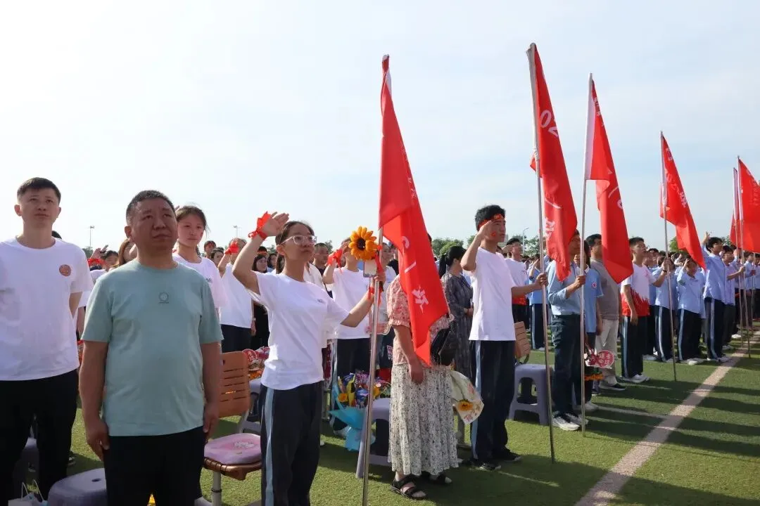 乘风奔跑,亮剑中考|第四开明中学第三届 “青春酷跑” 励志活动圆满举行-第26张图片-四季读书网