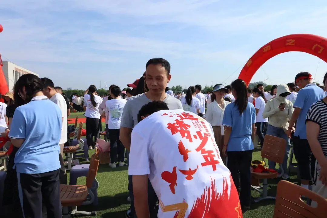 乘风奔跑,亮剑中考|第四开明中学第三届 “青春酷跑” 励志活动圆满举行-第33张图片-四季读书网