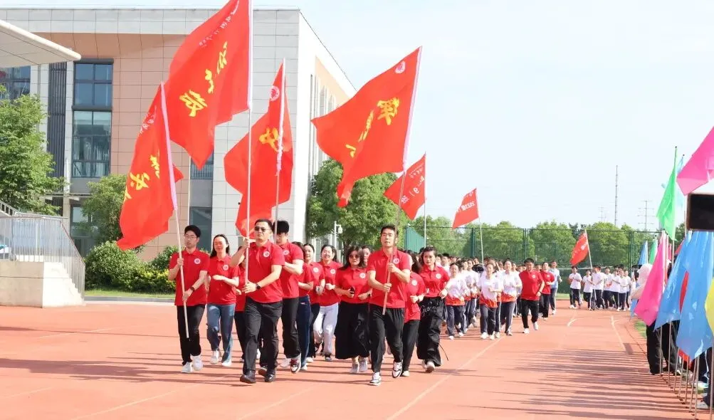 乘风奔跑,亮剑中考|第四开明中学第三届 “青春酷跑” 励志活动圆满举行-第41张图片-四季读书网
