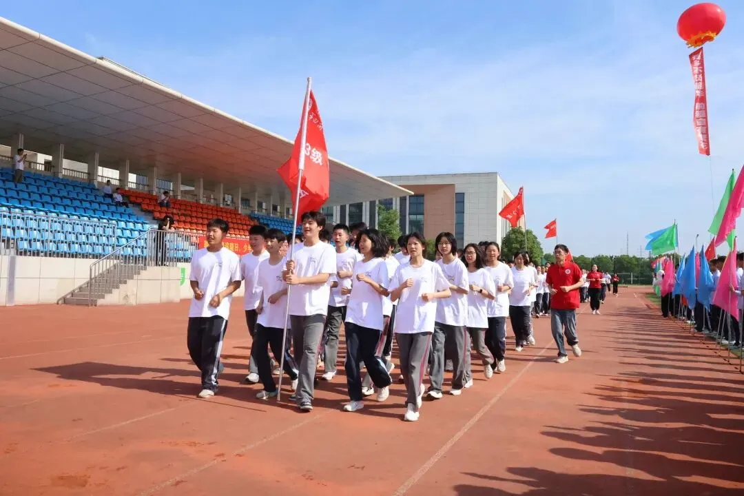 乘风奔跑,亮剑中考|第四开明中学第三届 “青春酷跑” 励志活动圆满举行-第47张图片-四季读书网