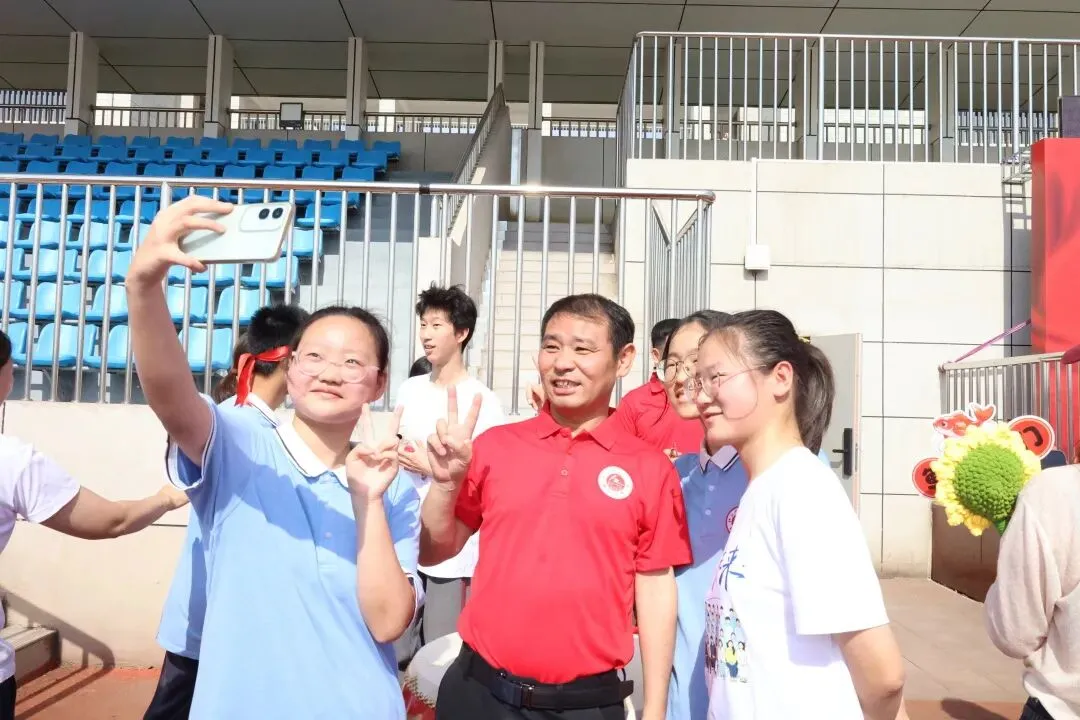 乘风奔跑,亮剑中考|第四开明中学第三届 “青春酷跑” 励志活动圆满举行-第58张图片-四季读书网
