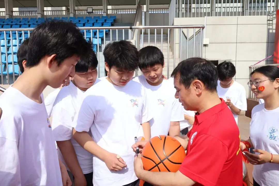 乘风奔跑,亮剑中考|第四开明中学第三届 “青春酷跑” 励志活动圆满举行-第61张图片-四季读书网