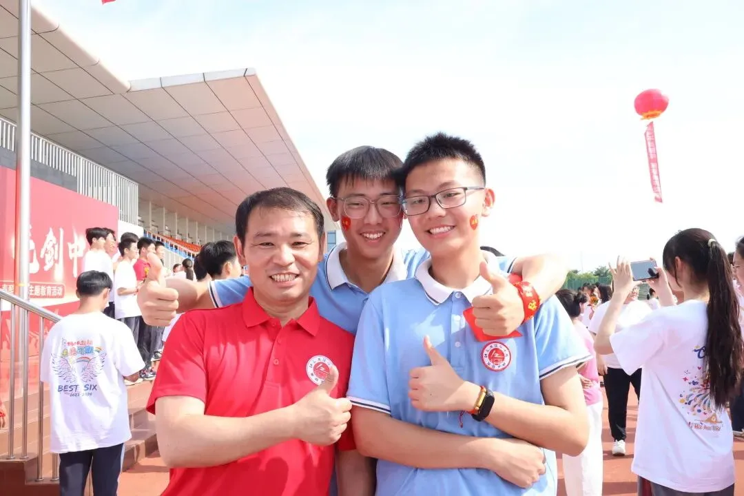 乘风奔跑,亮剑中考|第四开明中学第三届 “青春酷跑” 励志活动圆满举行-第62张图片-四季读书网
